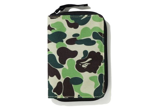 A Bathing Ape ABC Passport Case FW20 - Green