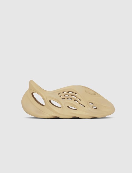 adidas YEEZY Foam Runner - Desert Sand - GV6843