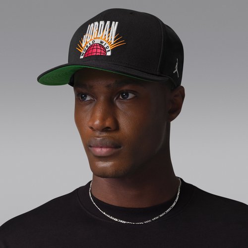 Air Jordan Essentials Pro Structured Flat Bill Hat - Black/Kelly Green/Sail - IF3508-010