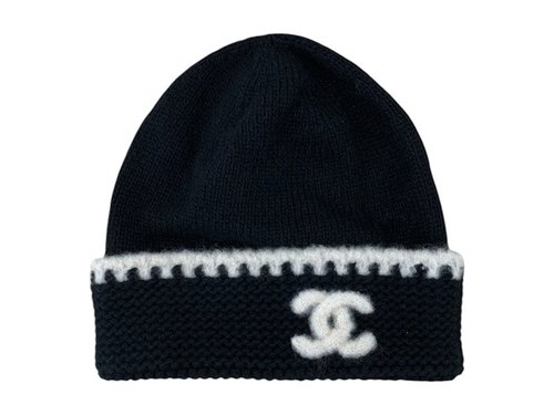 CHANEL CC Logo Laciness Beanie - Black/White