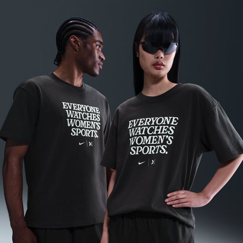 Everyone Watches Sportsâ¢ Nike by TOGETHXR T-Shirt - Off Noir - IM0560-045