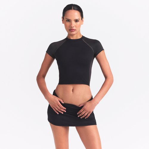 Nike SKIMS Matte Shine Mix Short-Sleeve Crop Top - NSKM Obsidian/NSKM Igneous - TPTSH6034W-OIG