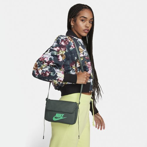 完売必須!☆Nike Sportswear Futura 365 Crossbody Bag (3L) Nike Sportswear Futura 365 Women's Crossbody Bag (3L). Nike JP